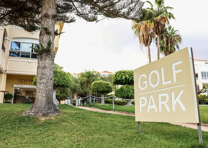 Golf Park מלון דירות 3*